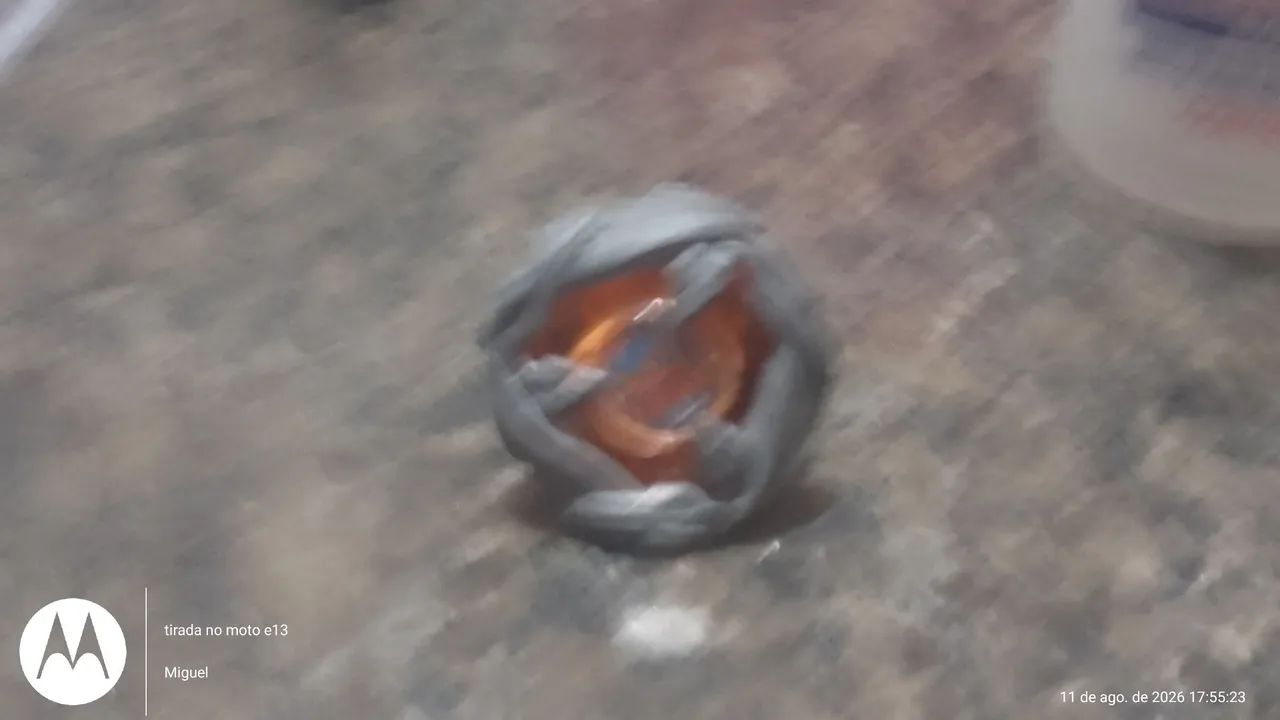 Beyblade com Arena e Lançador - Foto 5