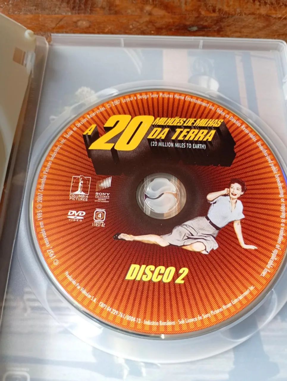 DVD A 20 milhões de milhas da terra aniversário - Foto 4
