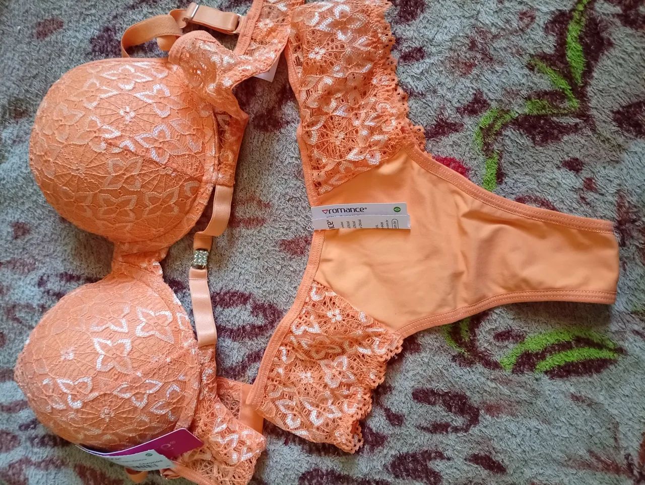 Vendedora romance  - Foto 3