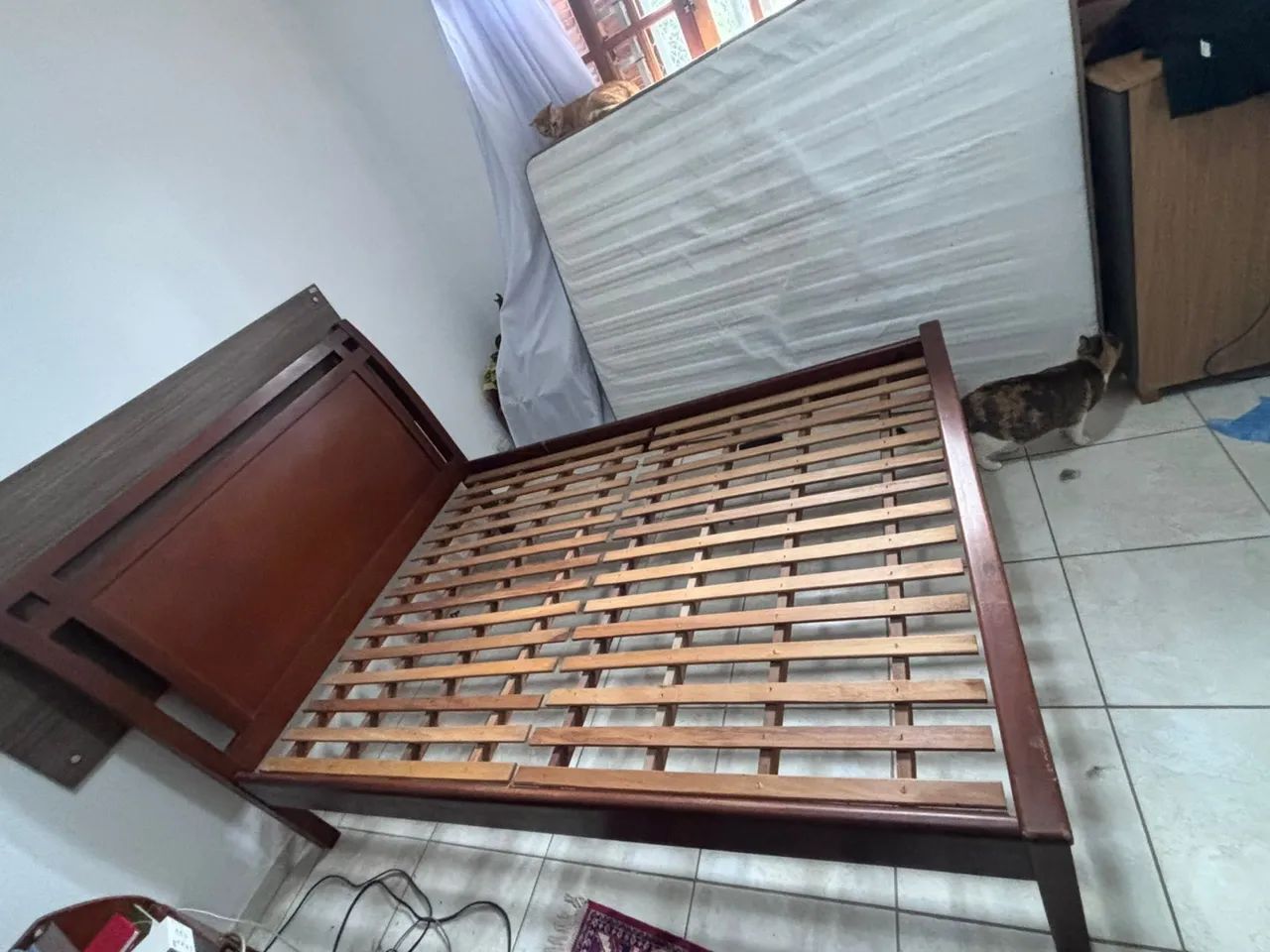 Cama de casal 100% madeira