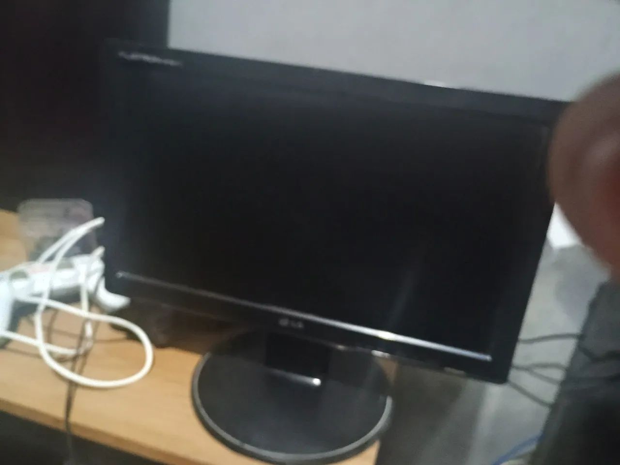 Monitor LG para vender logo