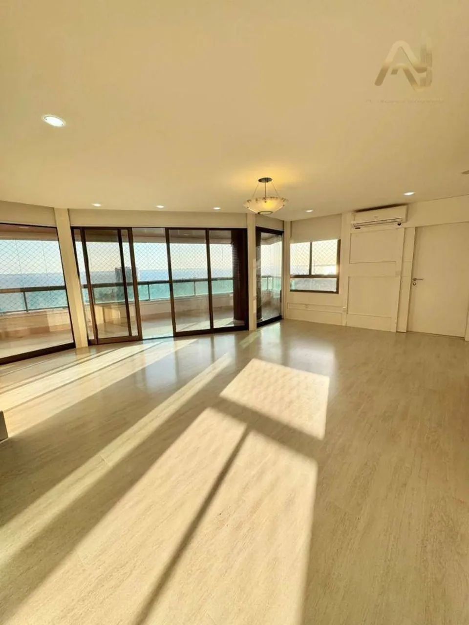 Apartamento com 6 quartos s/ 5 suítes e 570 m² - Edifício Cristal, Ponta Negra - Foto 2