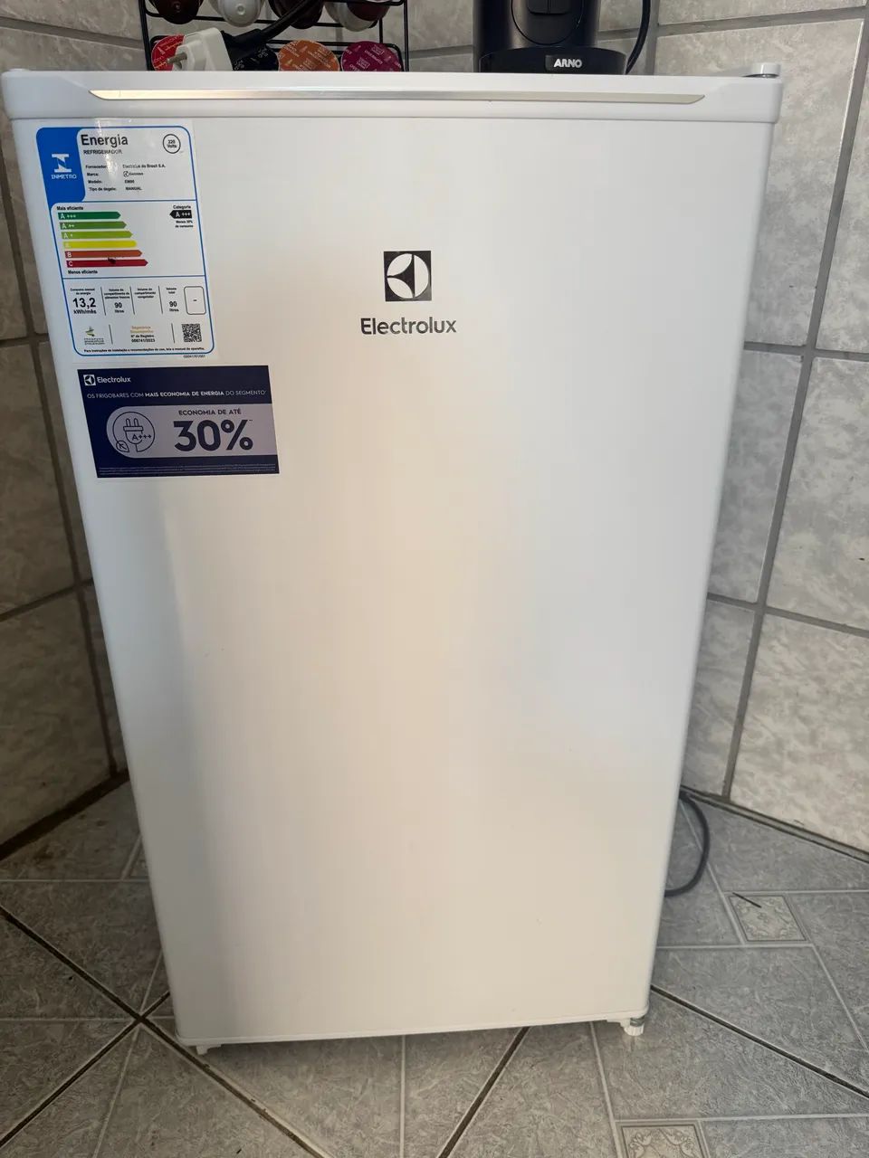  Frigobar Electrolux 90L Branco Efficient EM90