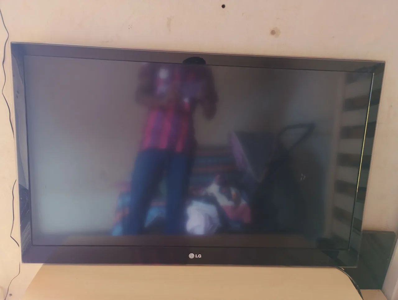 Vendo uma televisão LG 42 polegadas. Valor 550 para mais informações entrar em contato 