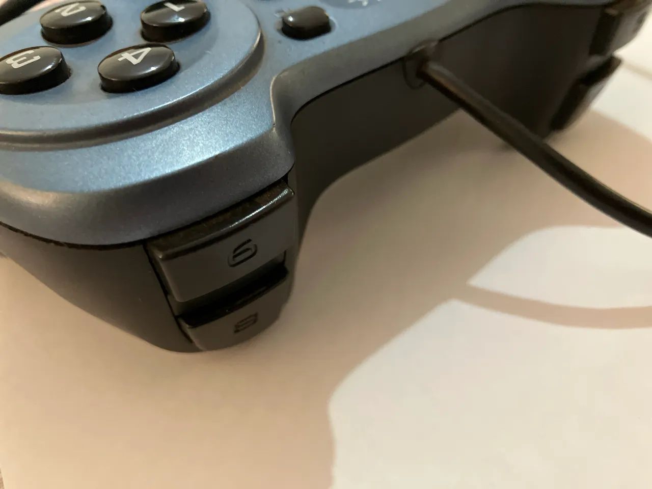 Controle Joystick Logitech Rumblepad 2 - Foto 4