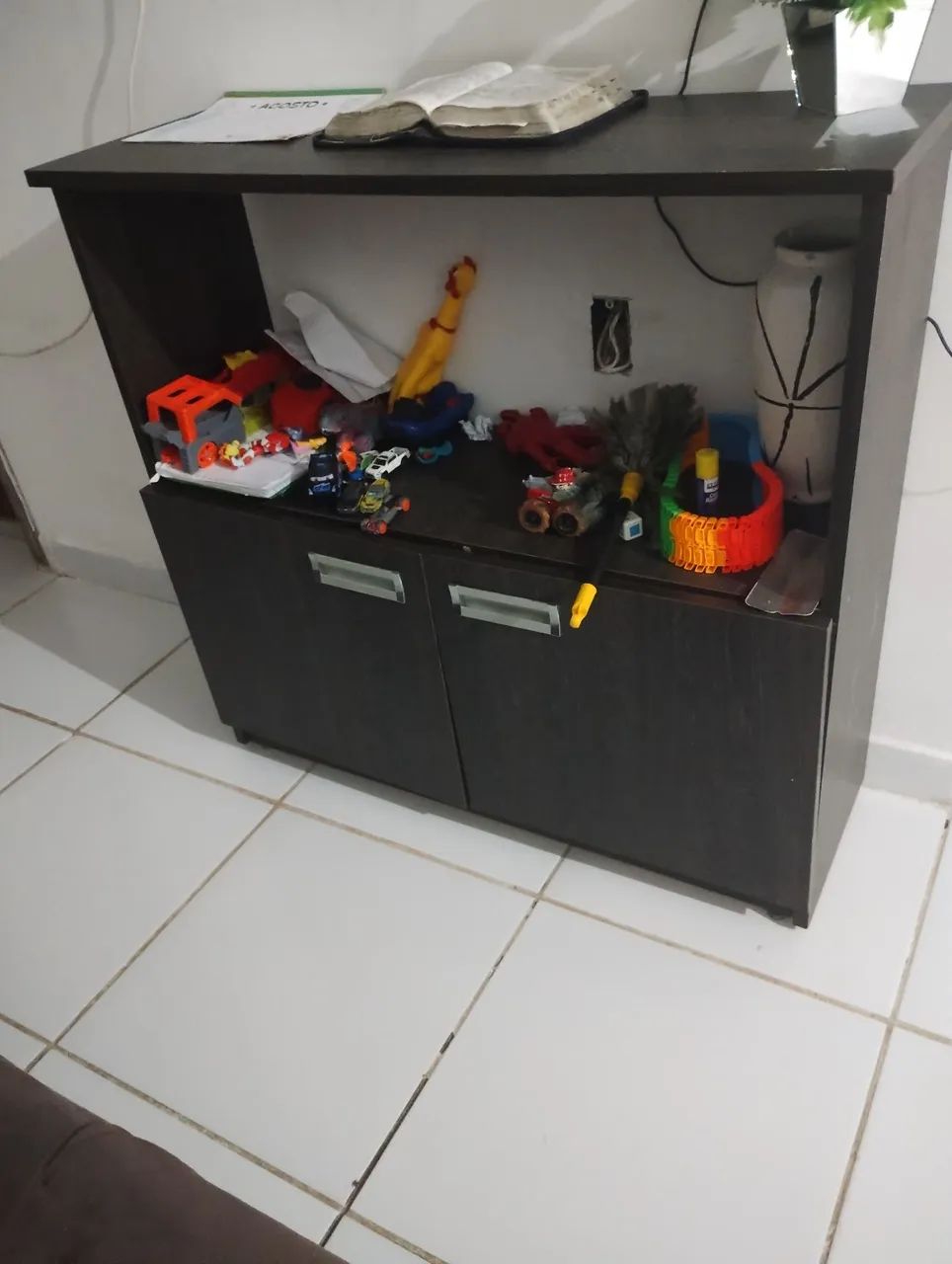 Estante de sala.