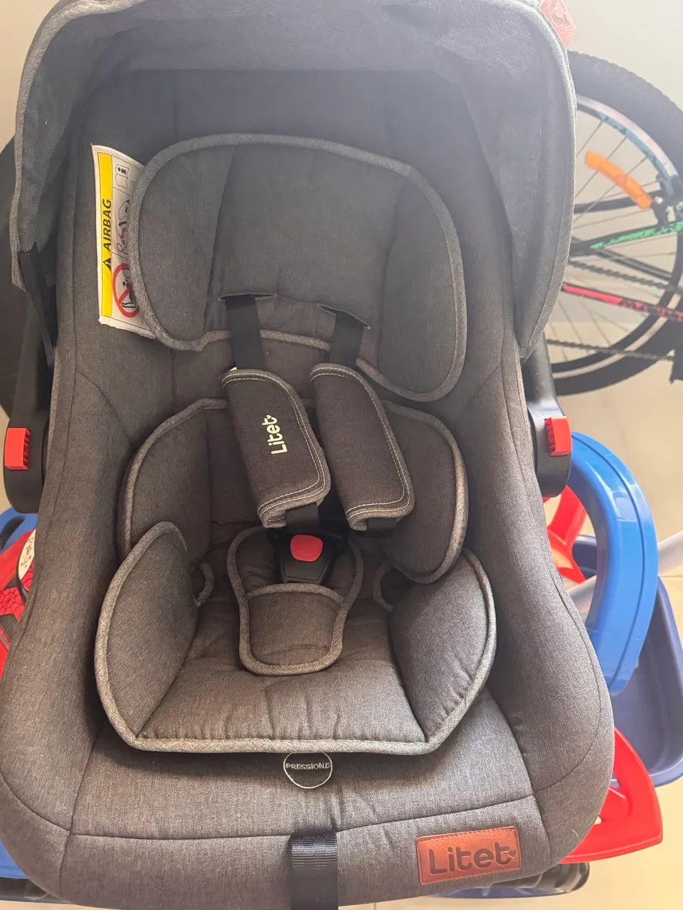 Bebê conforto bem conservado. 