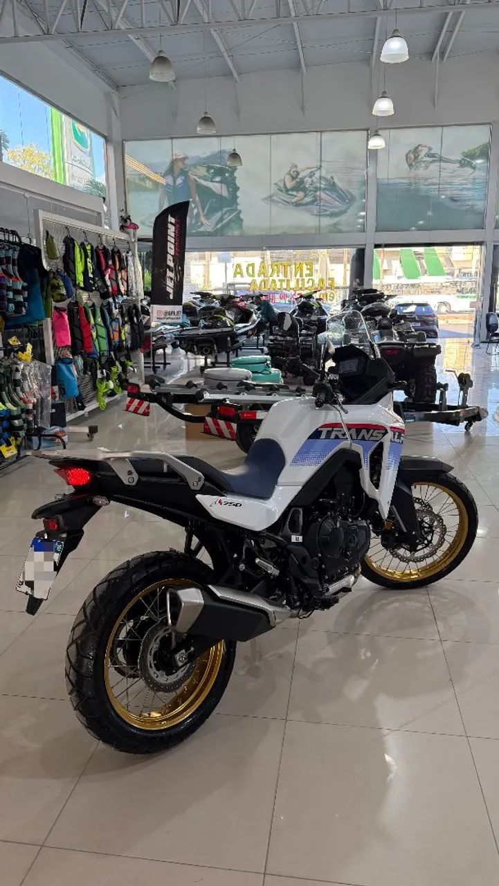 Transalp 750 com Apenas 700 KM  - Foto 5
