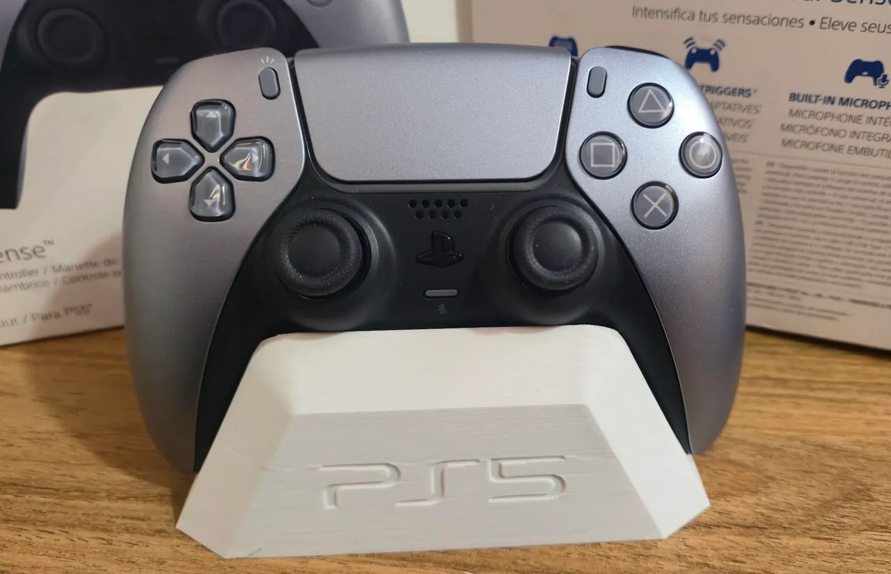 Controle PS5 DualSense Sterling Silver - Base de brinde  - Foto 3