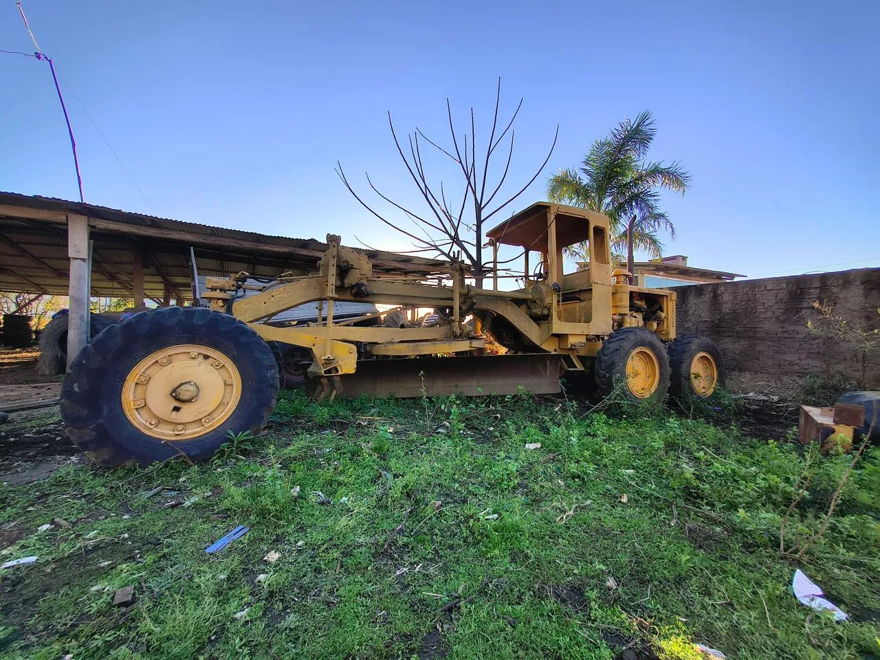 Patrola Caterpillar N12.