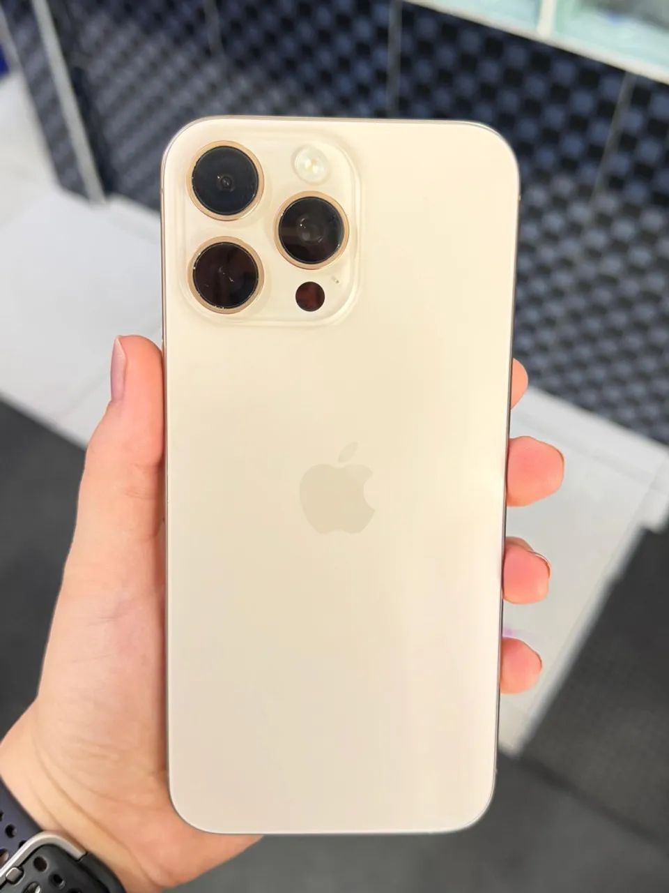 IPhone 16 pro Max (t/ original e c/ caixa) NEGOCIÁVEL 
