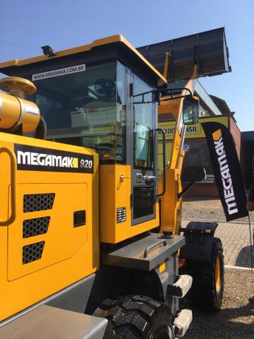Pá Carregadeira Megamak 920, 1800KG, 0km, Pronta Entrega
