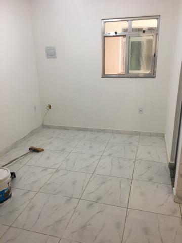 Apartamento quarto e sala pertinho do mar do Recreio - Foto 12