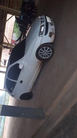 Vende se ou troco por outro carro valor 6mil reais