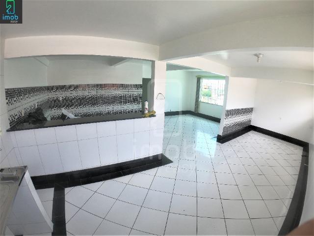 Alugo Casa 3 pisos na Cachoeirinha, 5 salas amplas (boa localização para ponto comercial) - Foto 14