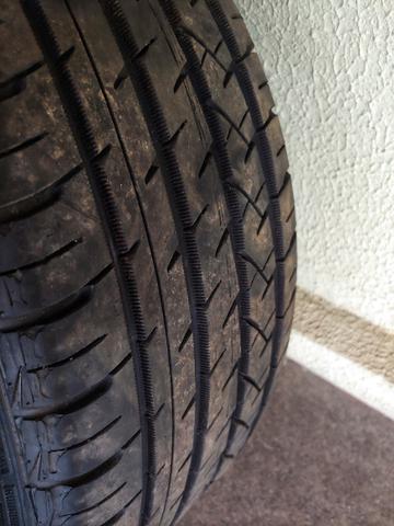 Pneus 205/40 17 Novos