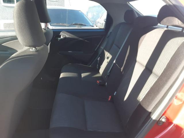 Toyota Etios Sedan 1.5 flex, completo, único dono, novo - Foto 10