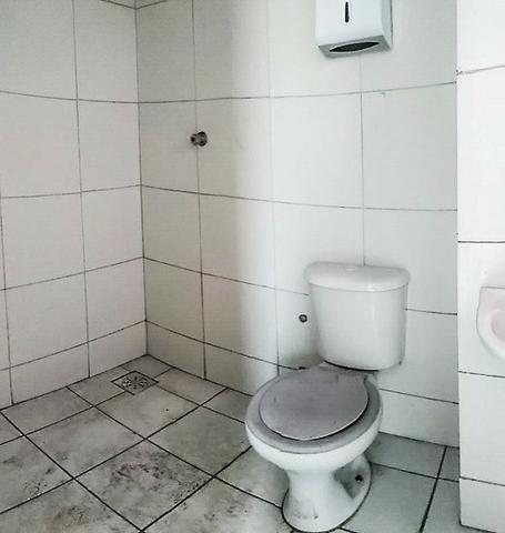 Galpão BR 116, rua Lateral, 1.000m² construído, escritório, doca, banheiro, Aluguel - Foto 7