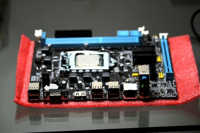 Placa Mãe 1155 pra i3 i5 i7 para 2a e 3a geração - 6 meses de Garantia Aceitamos Cartões - Foto 3