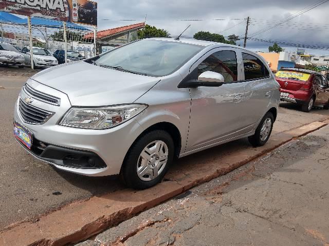 ONIX LT MOTOR 1.0 ANO 2013 - Foto 3