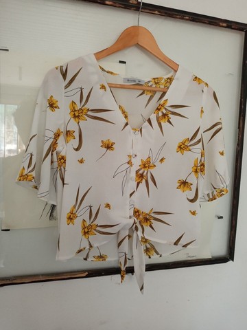 Blusa branca floral  - Foto 2