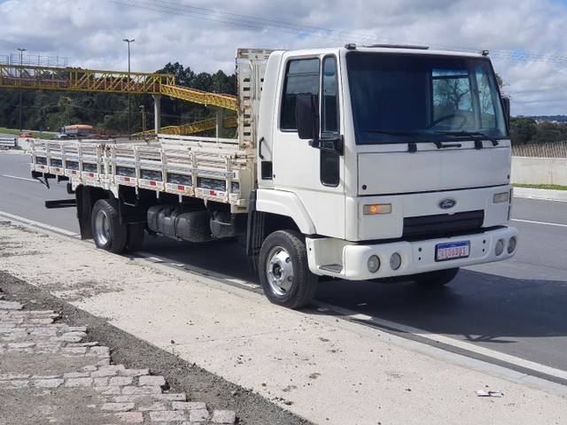 FORD CARGO 815 CARROCERIA 6,20 MTS 2011