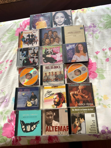 Cd's antigos e em perfeitas condições!!! Excelente oportunidade = R$19,00 - Foto 2
