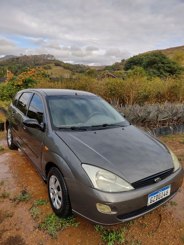 FORD FOCUS 1.8 ANO 2000