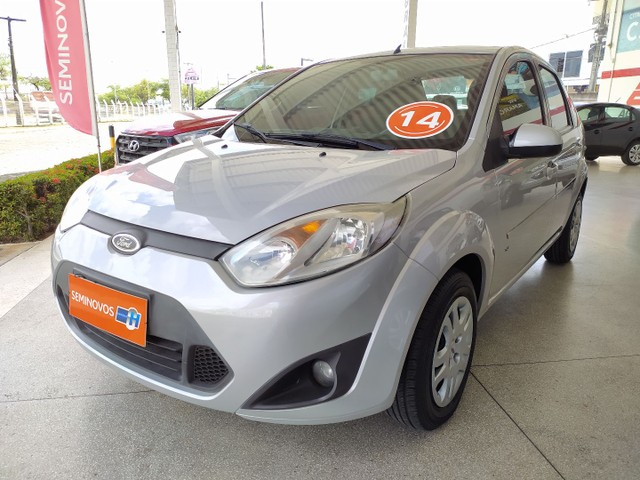 FORD FIESTA SEDAN SE