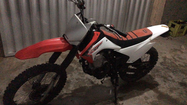 MOTO DE TRILHA