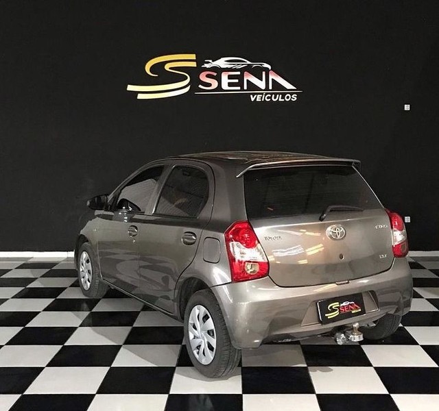 TOYOTA ETIOS HATCH