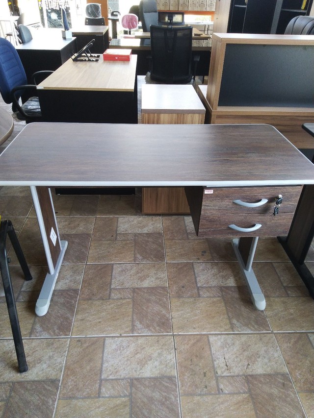 Mesa reta 1,20x0,60 com 2 gavetas