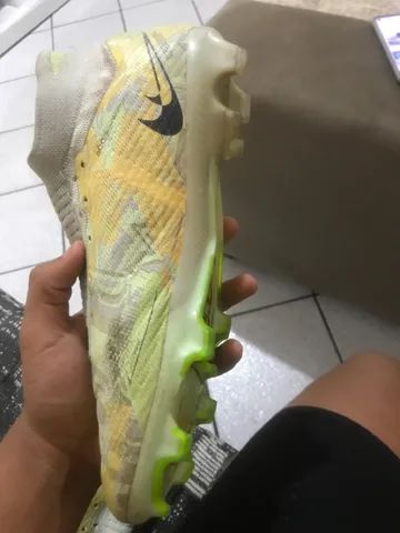 Chuteira Nike,semi profissional,tamanho 43 de campo 