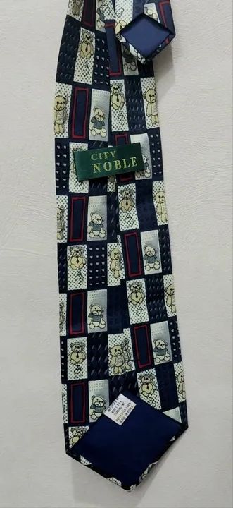Gravata Vintage em Cetim- marca "City Noble" Made in Korea- desenho Ursinhos e geométricos - Foto 2