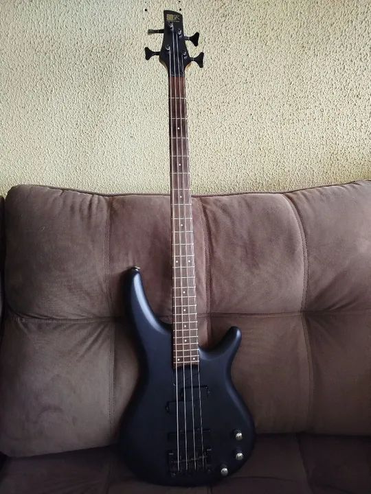 Baixo Ibanez japonês