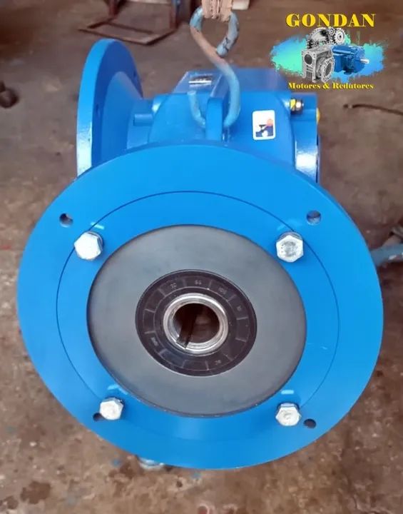 Redutor de Engrenagens Conicas Helicoidais modelo TKAF77 saida em 90ª - Foto 4