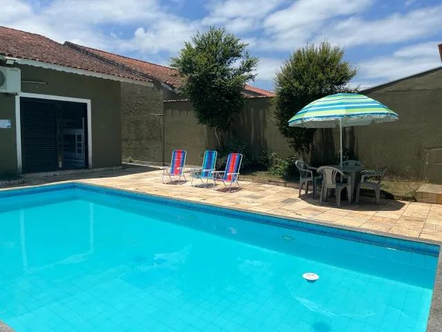 Casa grande com piscina