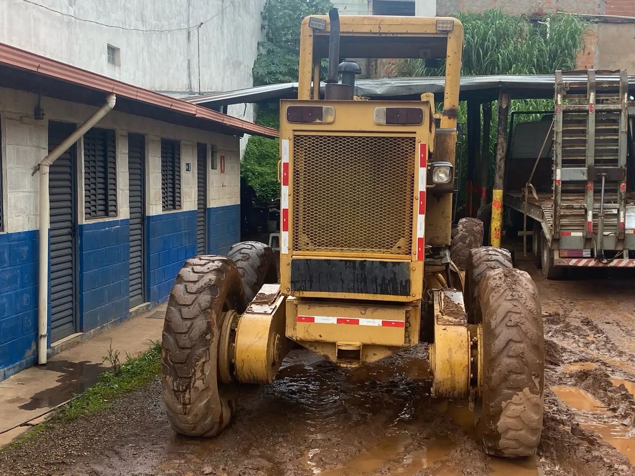 Vendo ou troco Motoniveladora (Patrol) Huber Warco - Foto 3
