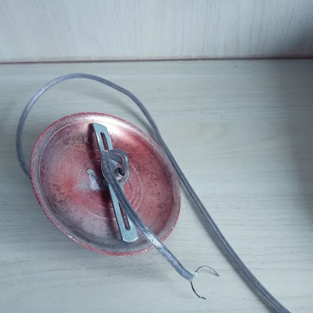 Lustre Luminária Metal Vermelha   peça linda toda completa ótimo estado  - Foto 4