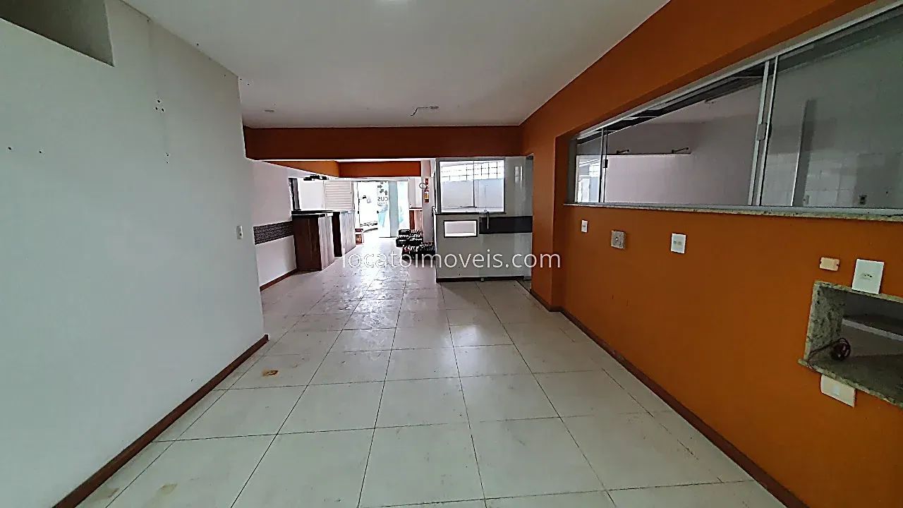 Lojão com Escritório e duas vagas com 194 m2 - Santa Catarina - Foto 4