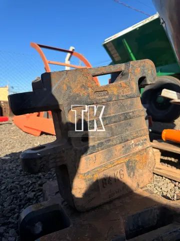 cod.1049 - Peso de Centro para Massey Ferguson Modelo 7000 -TK Tratores Nova Andradina -MS
