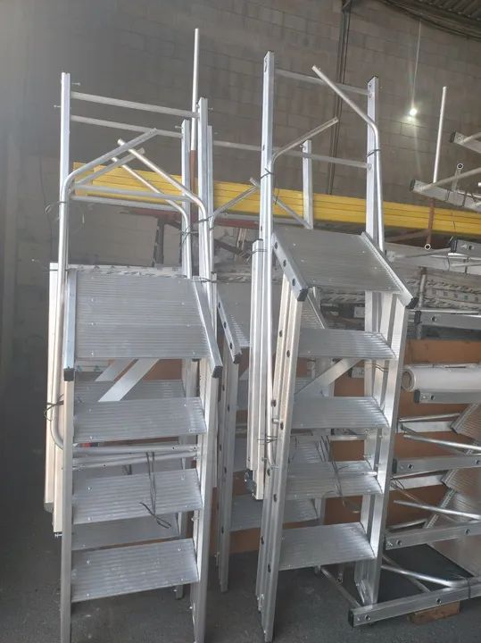 Escada Trepadeira de Alumínio 1.75 Útil pra - Foto 2