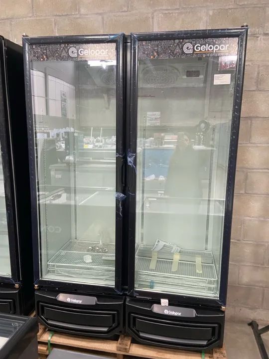 REFRIGERADOR VERTICAL GCVR-950 - GELOPAR