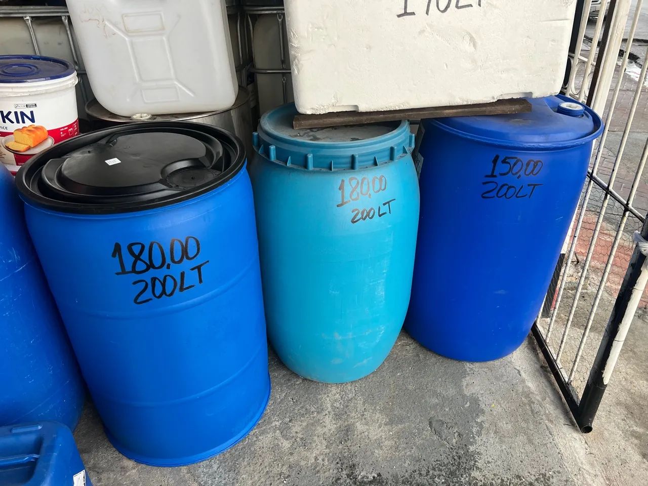 Bombona 200 litros com tampa e braçadeira - Foto 4