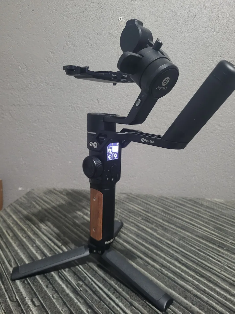 Estabilizador de Câmera FeiyuTech AK2000S