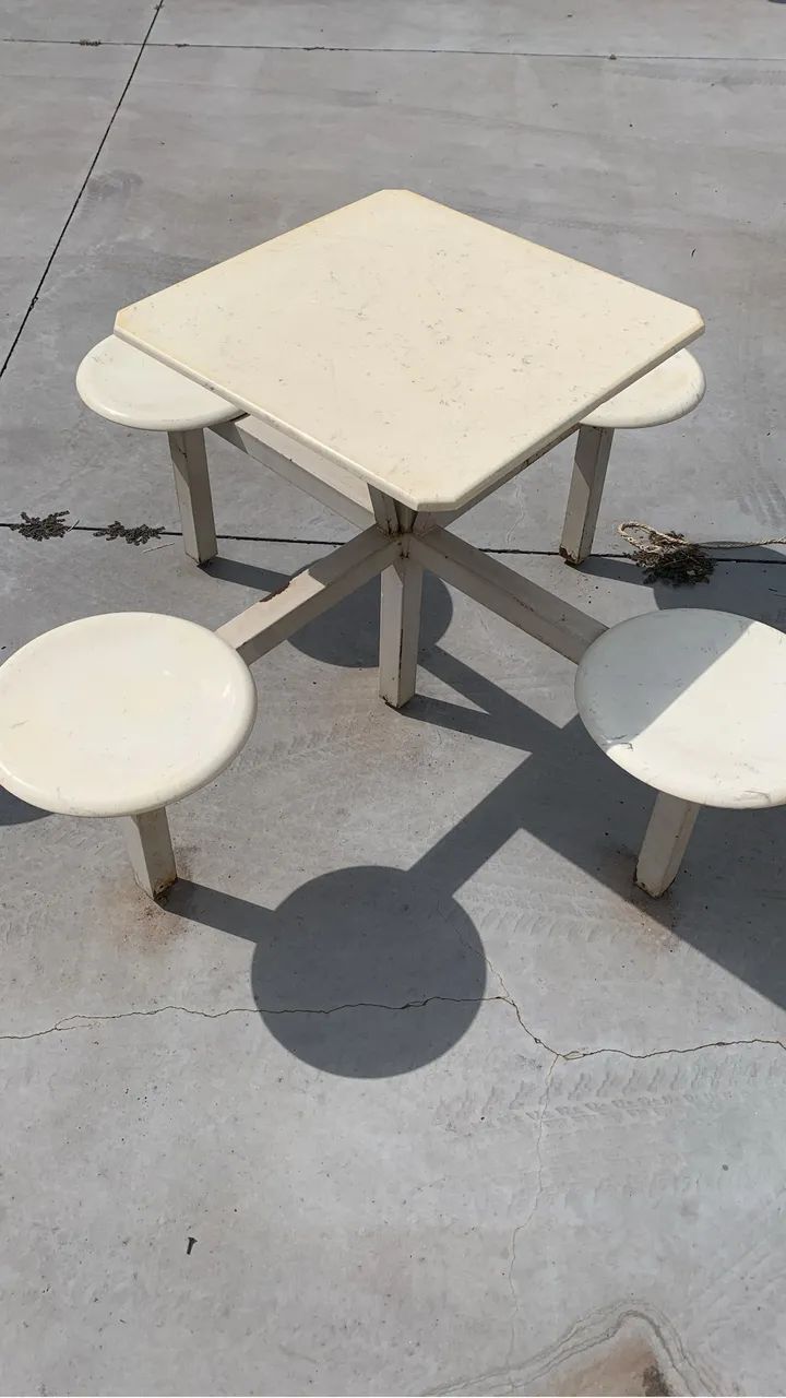 Mesa com bancos acoplados - Foto 2