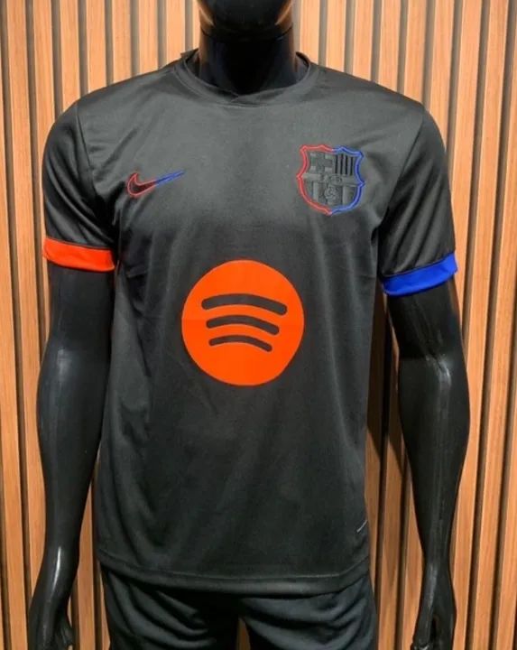 Camiseta Adidas e times de futebol - Foto 3