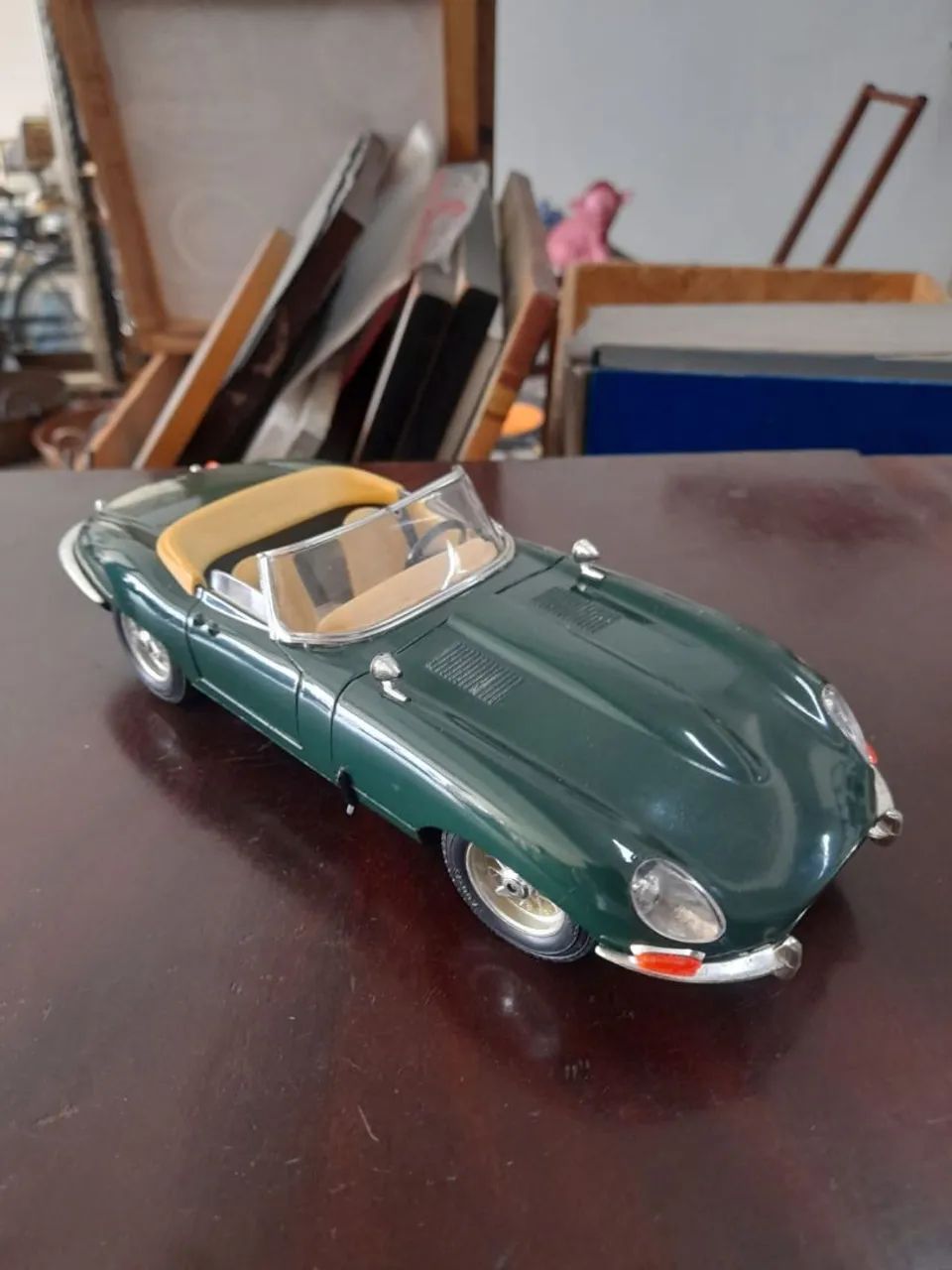 Miniatura de carro 1:18 Jaguar E 1961, Burago