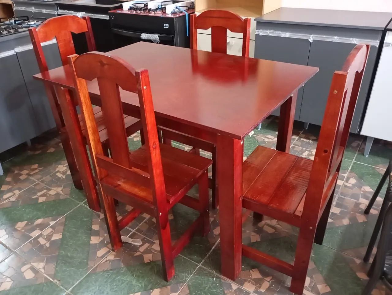 Mesa madeira 4 cadeiras nova com tampo de MDF 