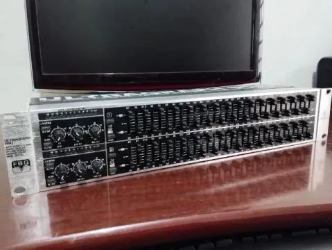 Behringer FBQ3102 - Guitarra/Baixo/Voz - Foto 5